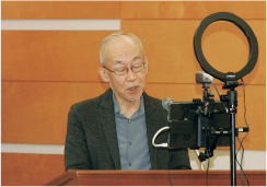 CAT講演をVideo記録する萩原先生